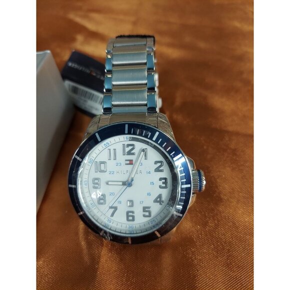 Tommy Hilfiger Three Hand Silver Tone Stainless Steel Watch 1791073 MSRP $110 E - Picture 1 of 3